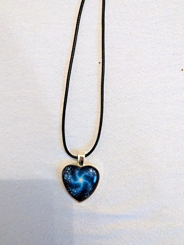 Schwarze halskette mit blauem - halskette,