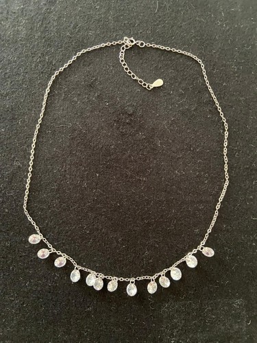 Halskette mit zirkonia steinen - mit,