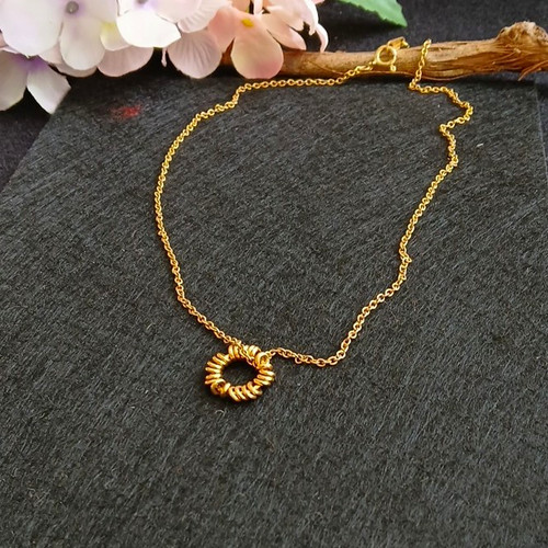 Halskette goldfarben