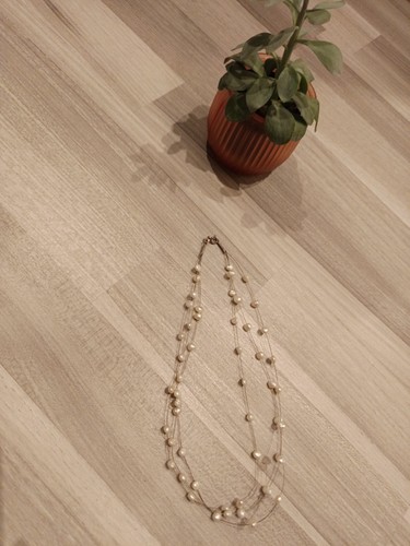 Kette mit kleinen steinen - mit,