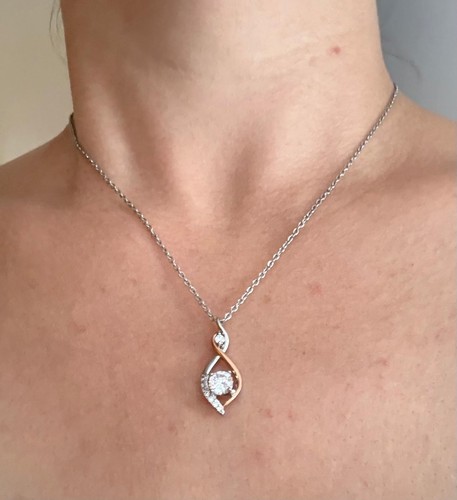 Elegante halskette mit - elegante,